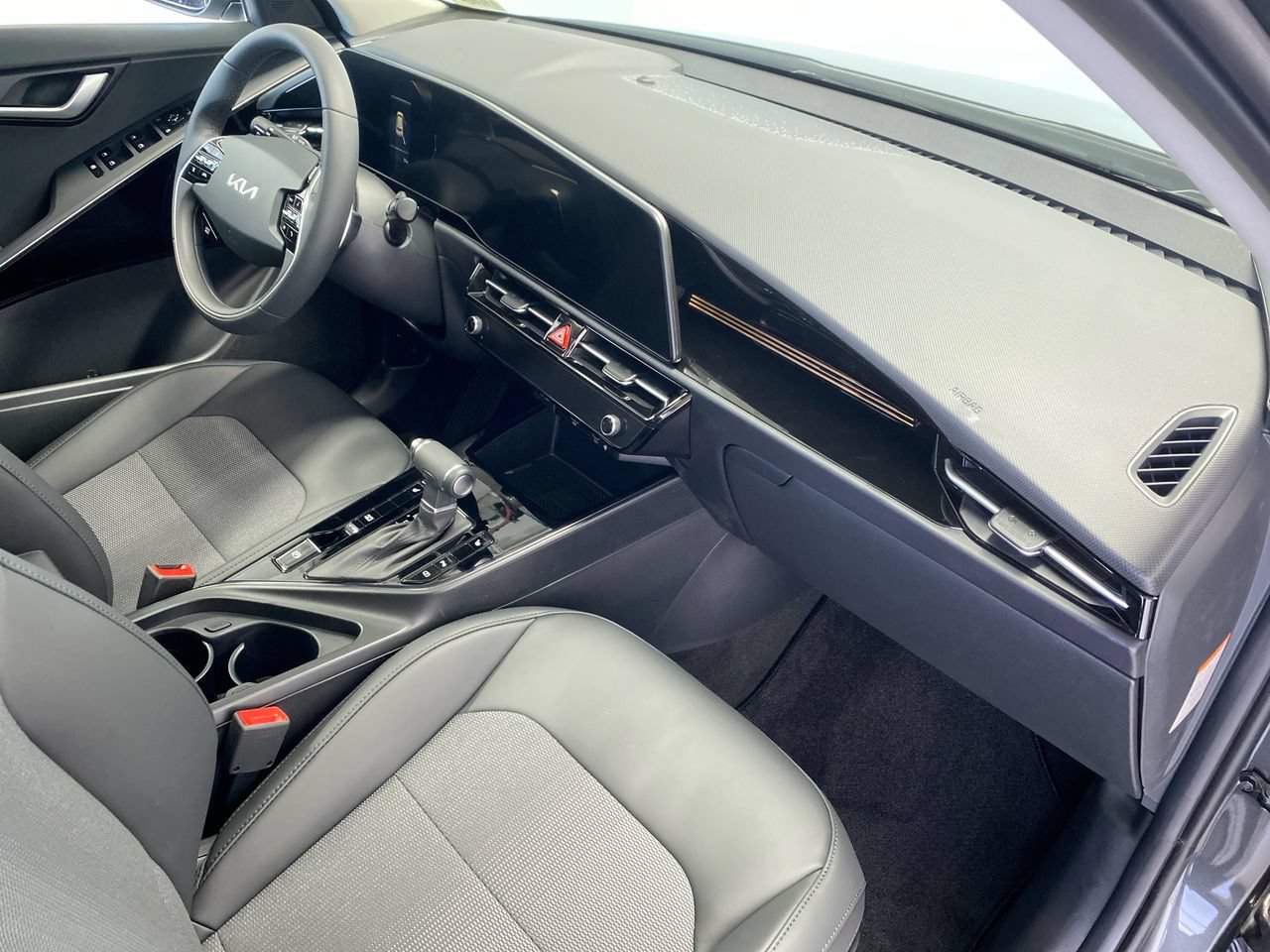 New 2026 Kia Niro EX w/ EX Premium Package FWD image 31