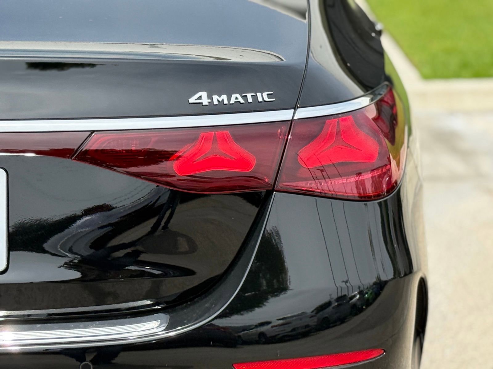 New 2026 Mercedes-Benz E 350 4MATIC Sedan image 17