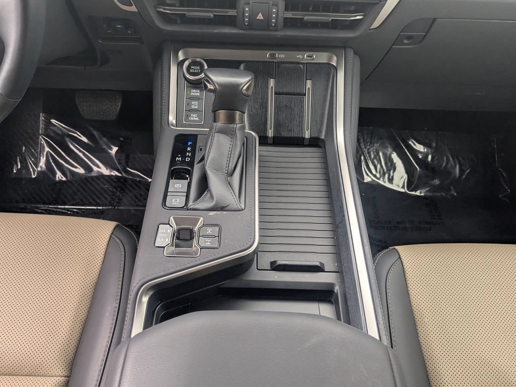 Used 2024 Lexus GX 550 AWD/4WD image 6