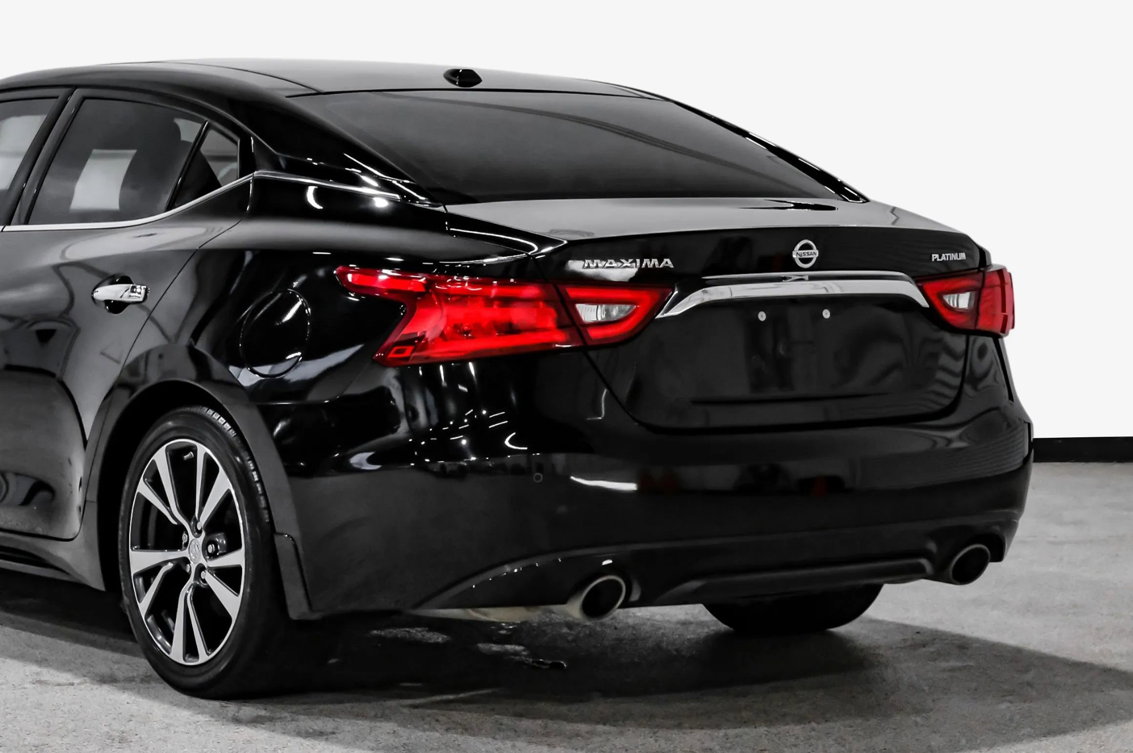 Used 2017 Nissan Maxima Platinum FWD image 15