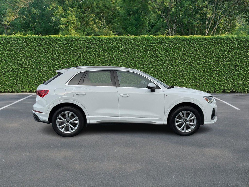 Used 2025 Audi Q3 2.0T Premium AWD/4WD image 2