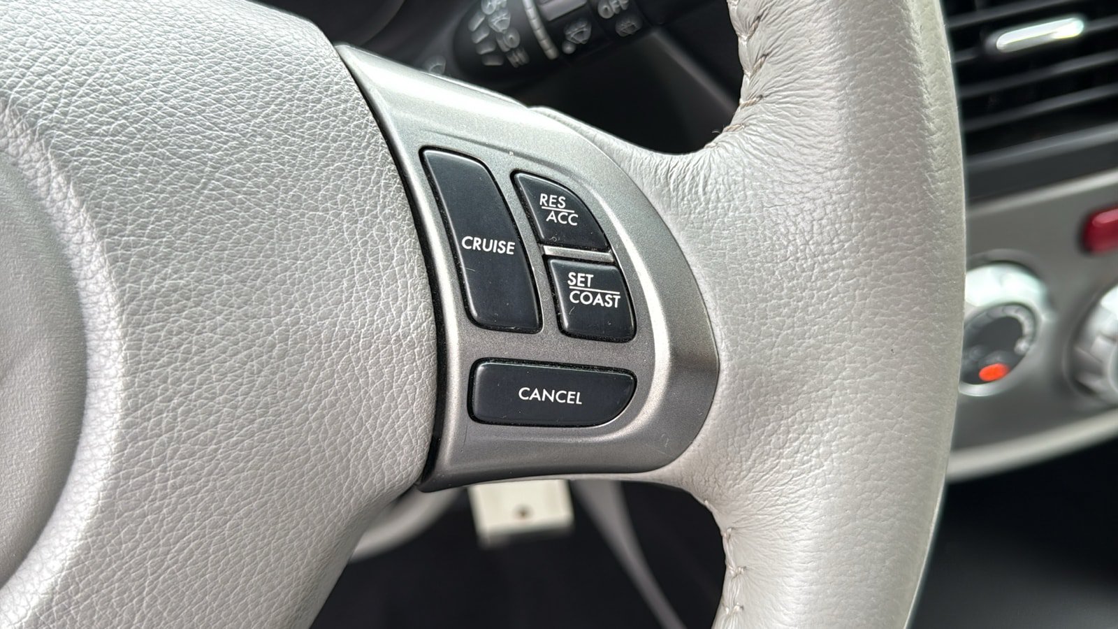 Used 2011 Subaru Forester 2.5X Limited AWD/4WD image 14