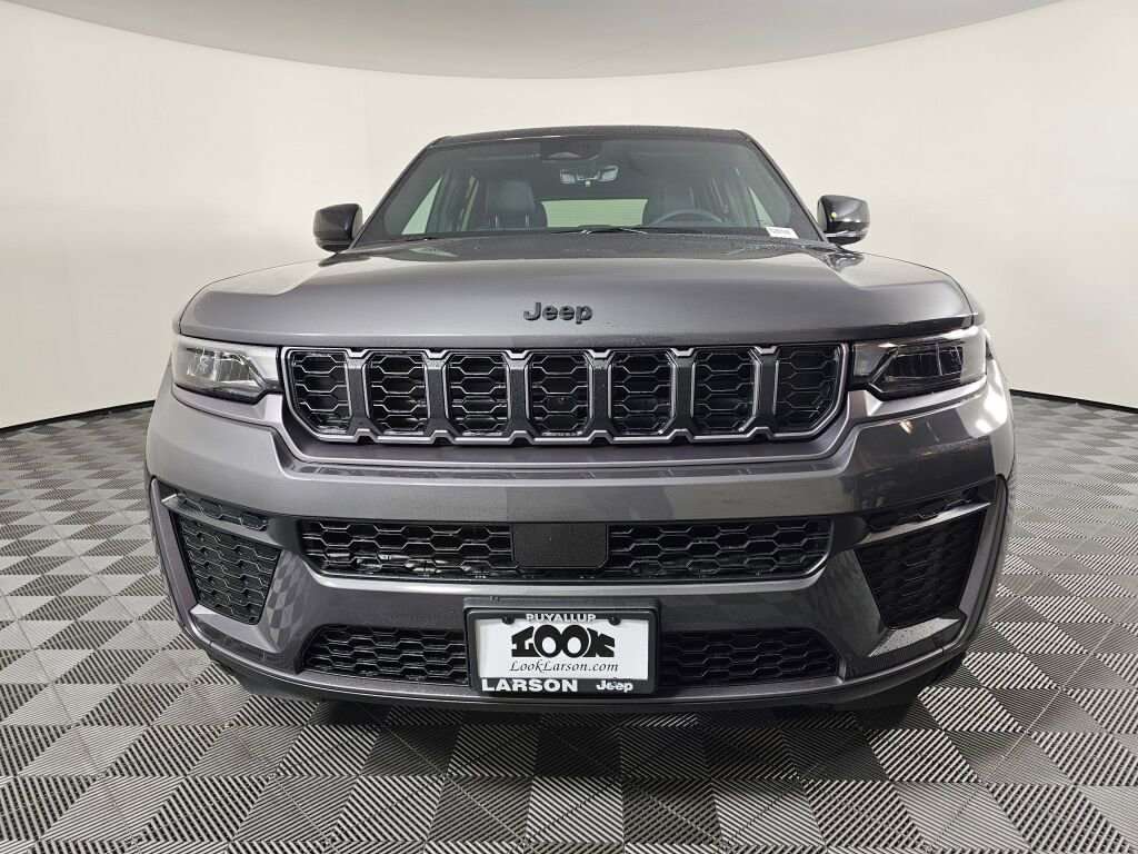 New 2026 Jeep Grand Cherokee Altitude image 9