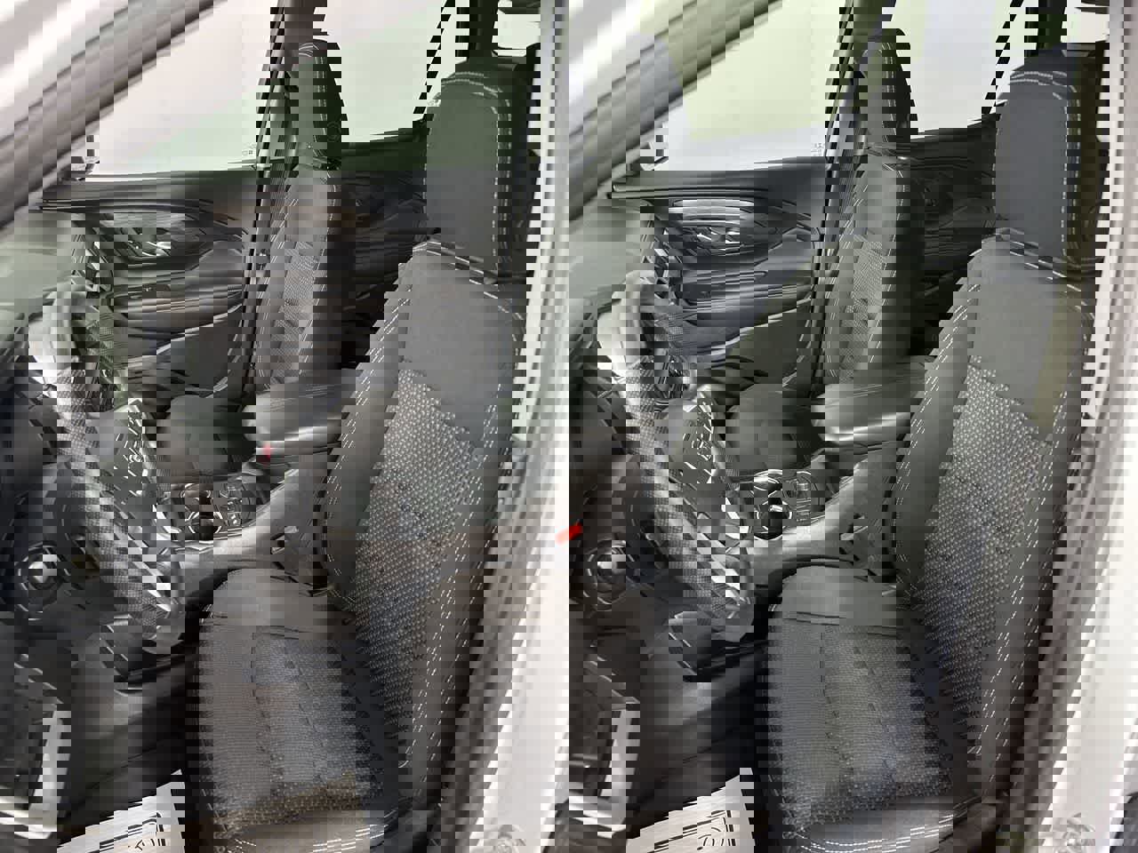 Used 2022 GMC Terrain SLE w/ Driver Convenience Package image 13