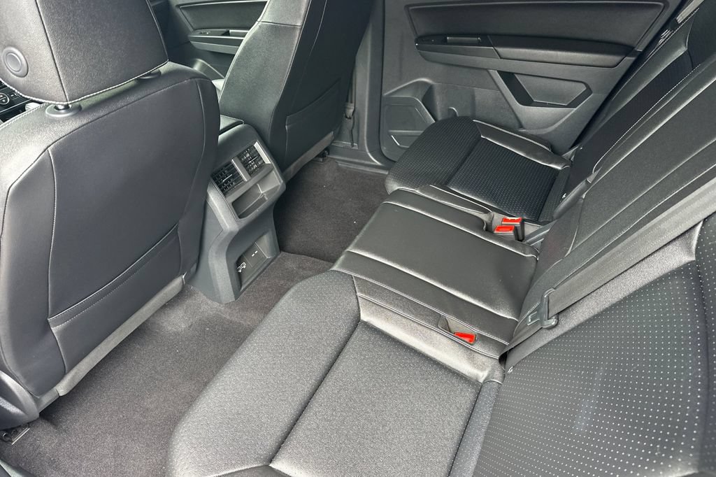 Used 2020 Volkswagen Atlas Cross Sport SE FWD image 13