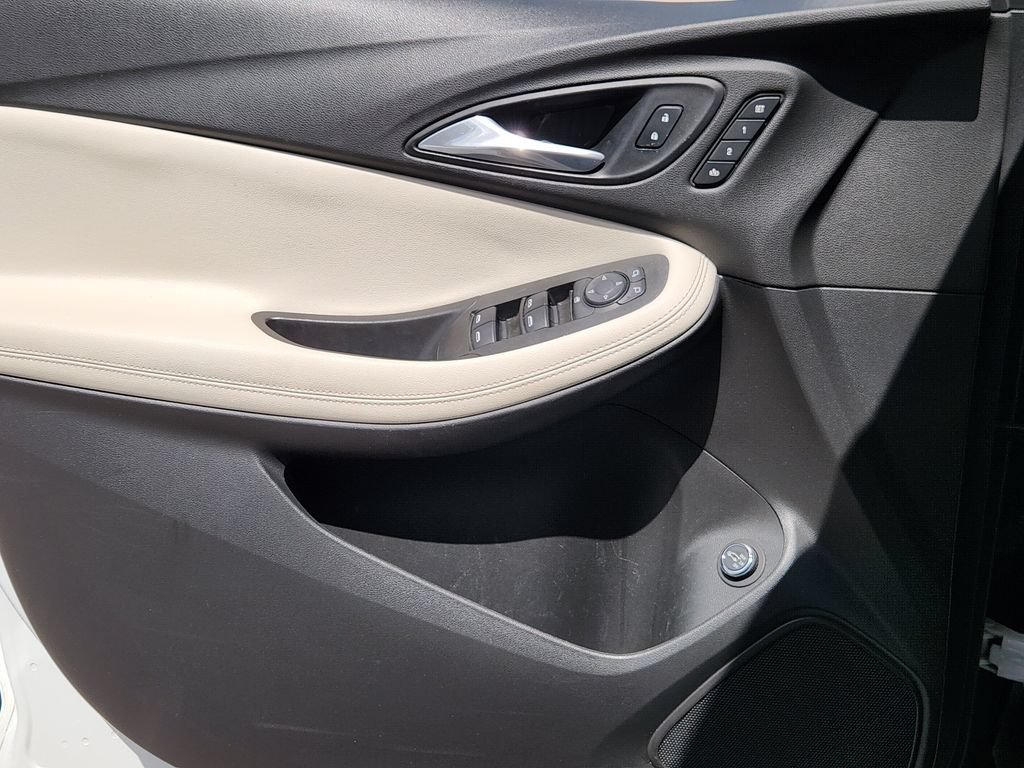 Used 2020 Buick Encore GX Essence w/ Experience Buick Package FWD image 18