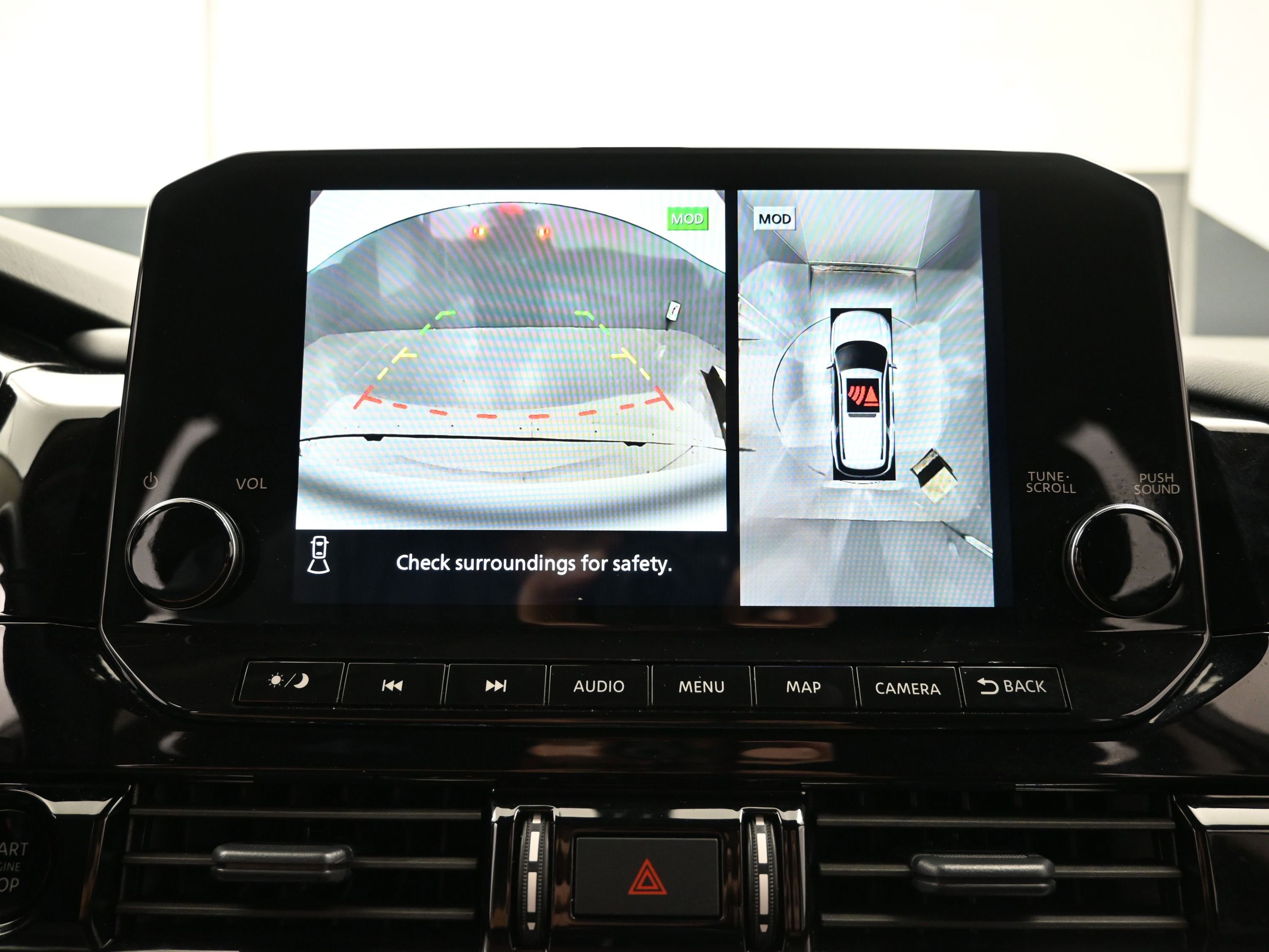 Used 2025 Nissan Pathfinder SL image 31