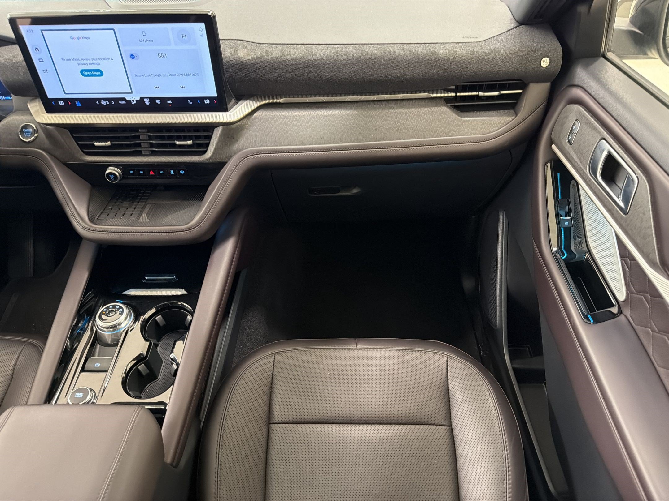 Certified 2025 Ford Explorer Platinum w/ LUX Leather Package AWD/4WD image 30