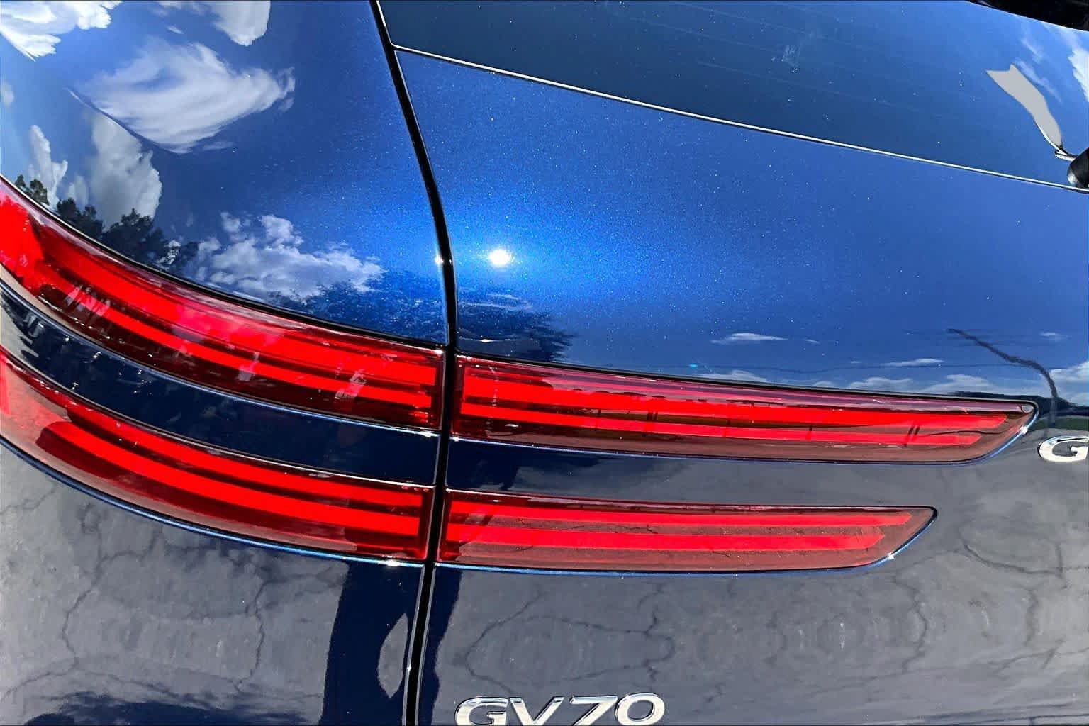 Used 2023 Genesis GV70 2.5T w/ Sport Prestige Package AWD/4WD image 29
