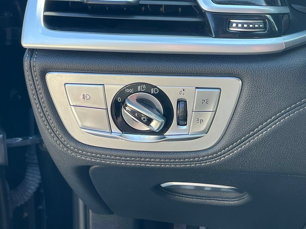Used 2019 BMW 750i xDrive AWD/4WD image 38
