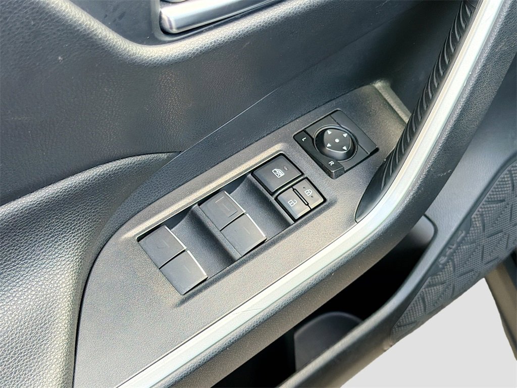 Used 2023 Toyota RAV4 XLE Premium image 18