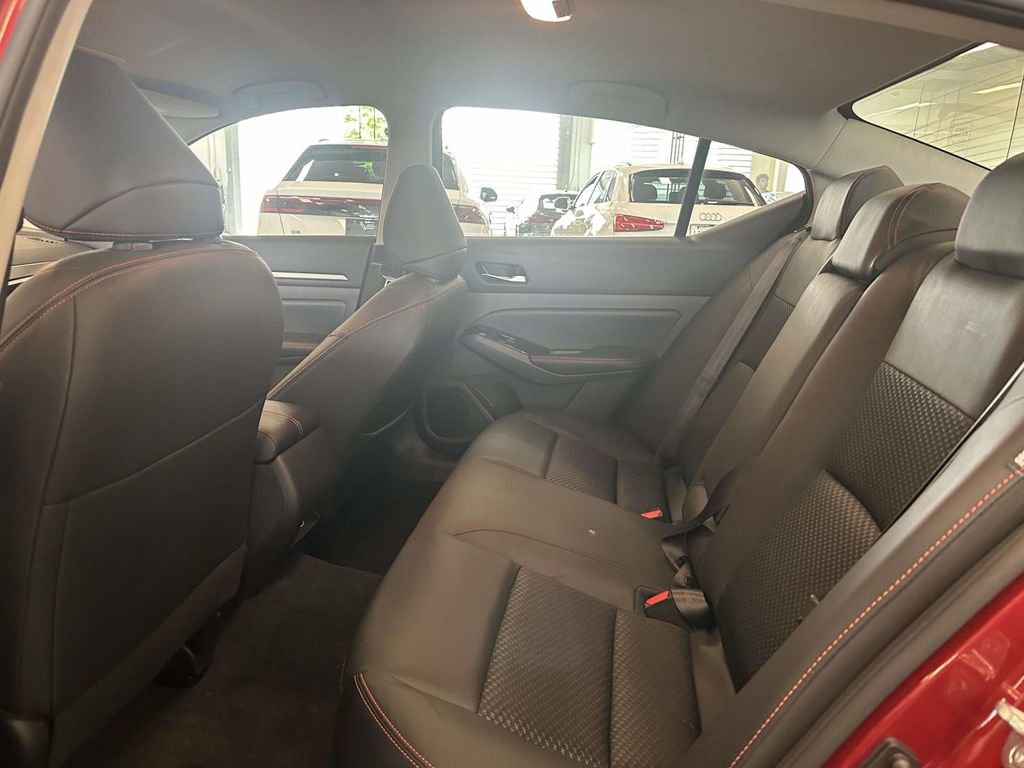 Used 2024 Nissan Altima 2.5 SR FWD image 14
