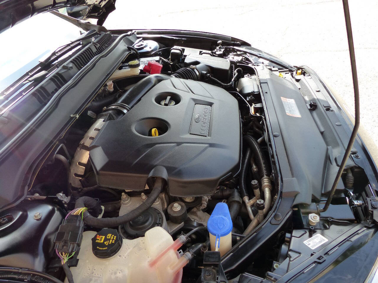 Used 2016 Ford Fusion Titanium FWD image 18