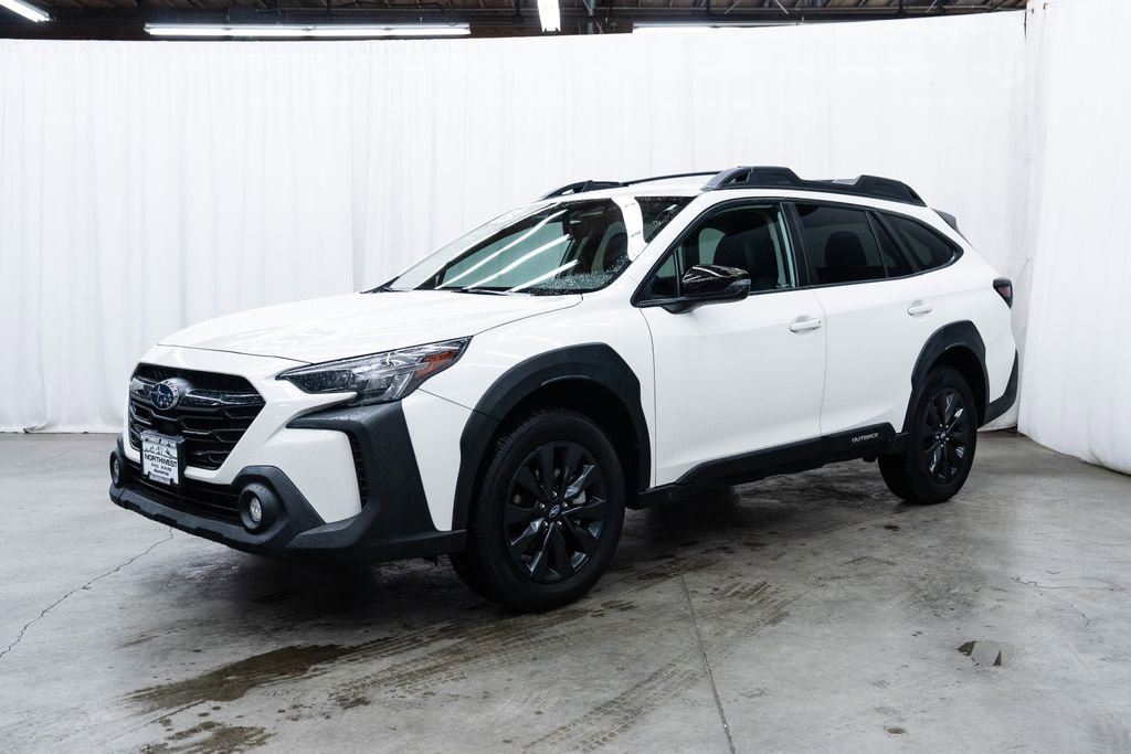 Used 2023 Subaru Outback Onyx Edition image 3