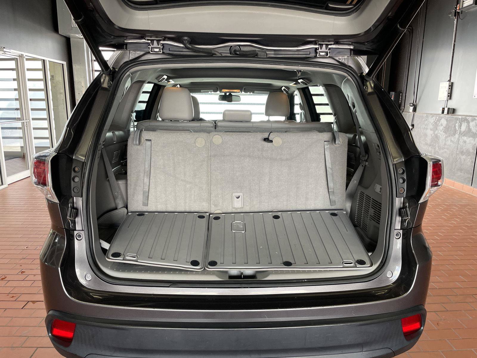 Used 2016 Toyota Highlander XLE AWD/4WD image 9