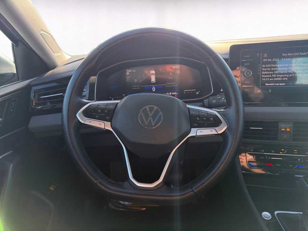 Used 2025 Volkswagen Jetta SE image 12