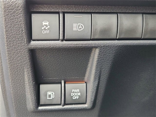 Used 2025 Toyota Sienna LE image 17