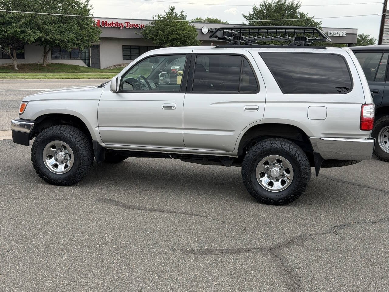 Used 2001 Toyota 4Runner SR5 AWD/4WD image 8