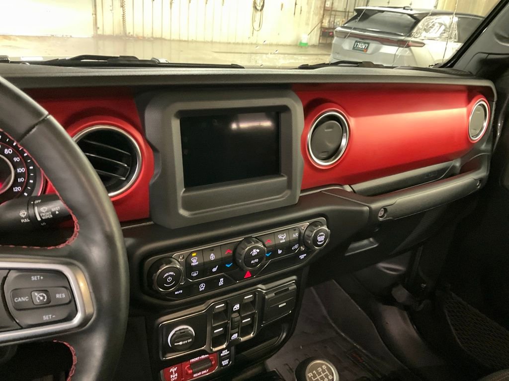 Used 2020 Jeep Gladiator Rubicon w/ Cold Weather Group image 18