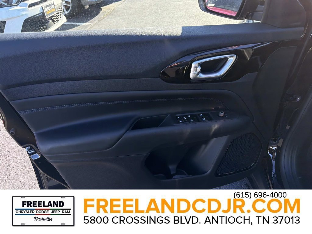 New 2026 Jeep Compass Latitude AWD/4WD image 18