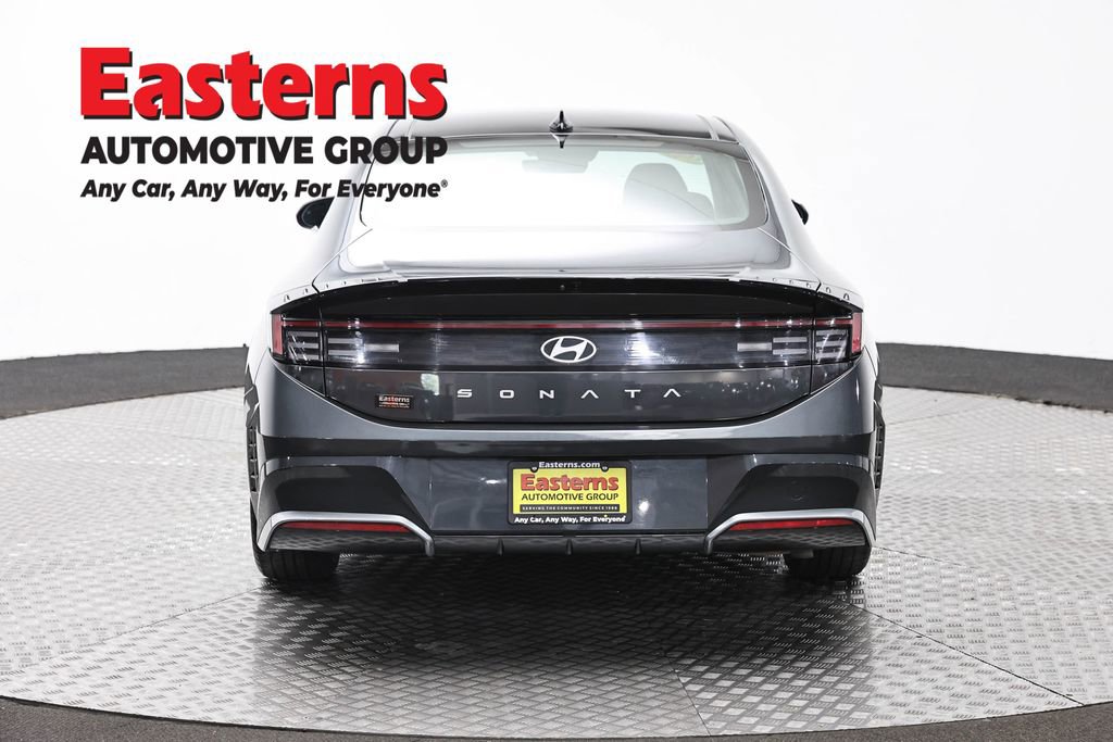 Used 2024 Hyundai Sonata SEL w/ Convenience Package FWD image 6