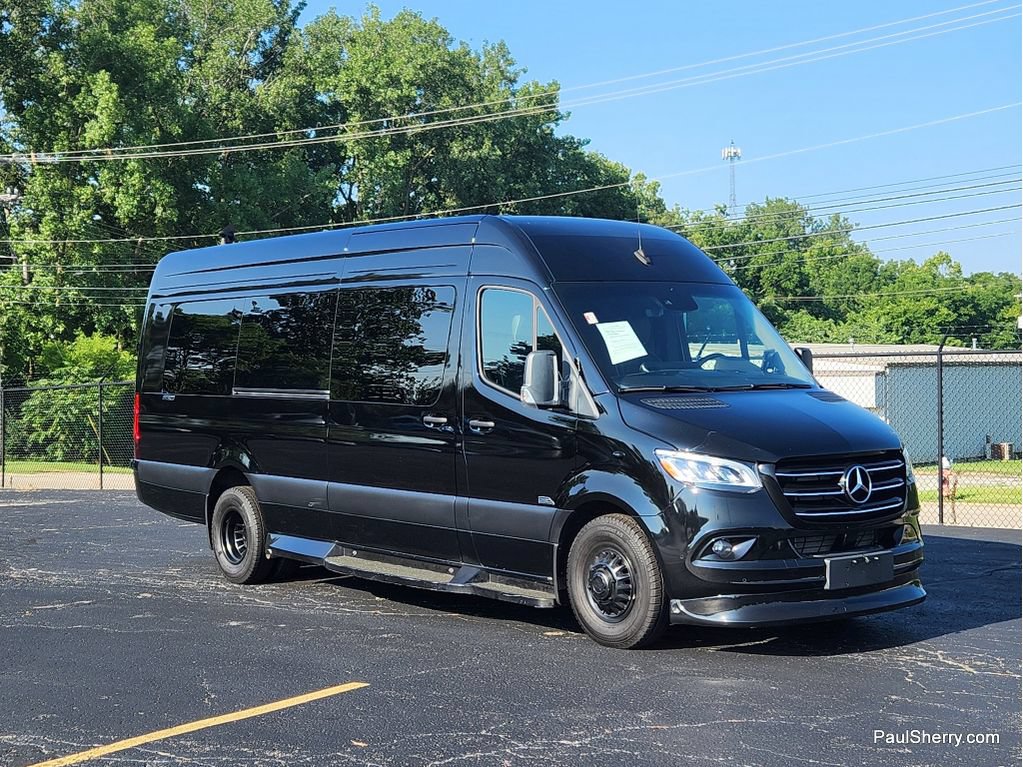 Used 2024 Mercedes-Benz Sprinter 3500 image 10