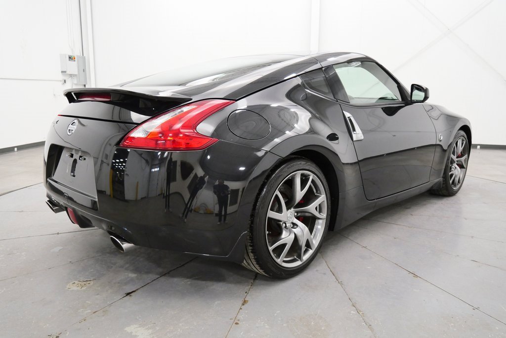 Used 2016 Nissan 370Z w/ Sport Package image 7