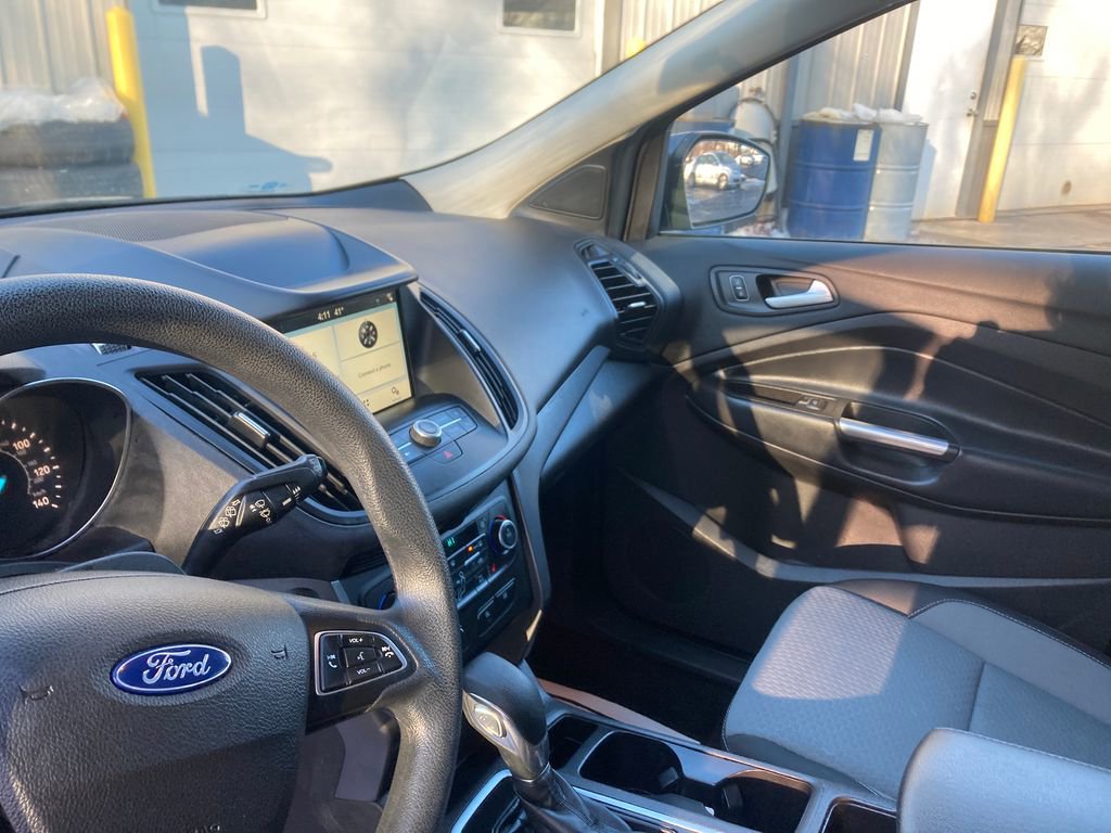 Used 2019 Ford Escape SE image 14