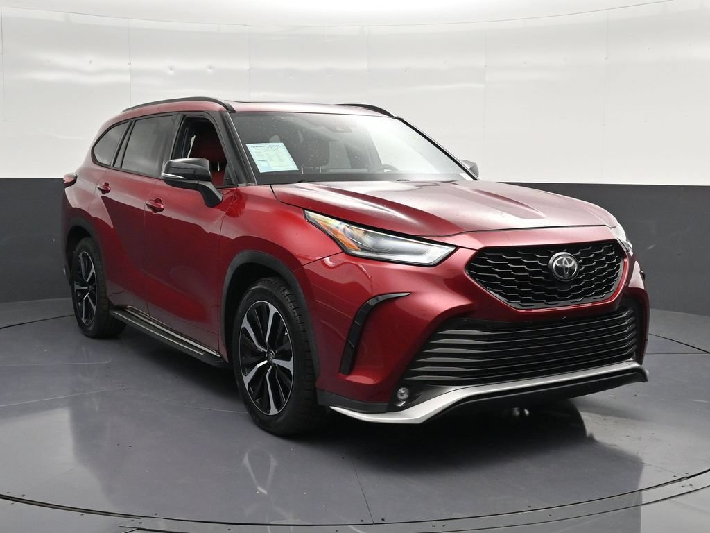Used 2021 Toyota Highlander XSE FWD image 5