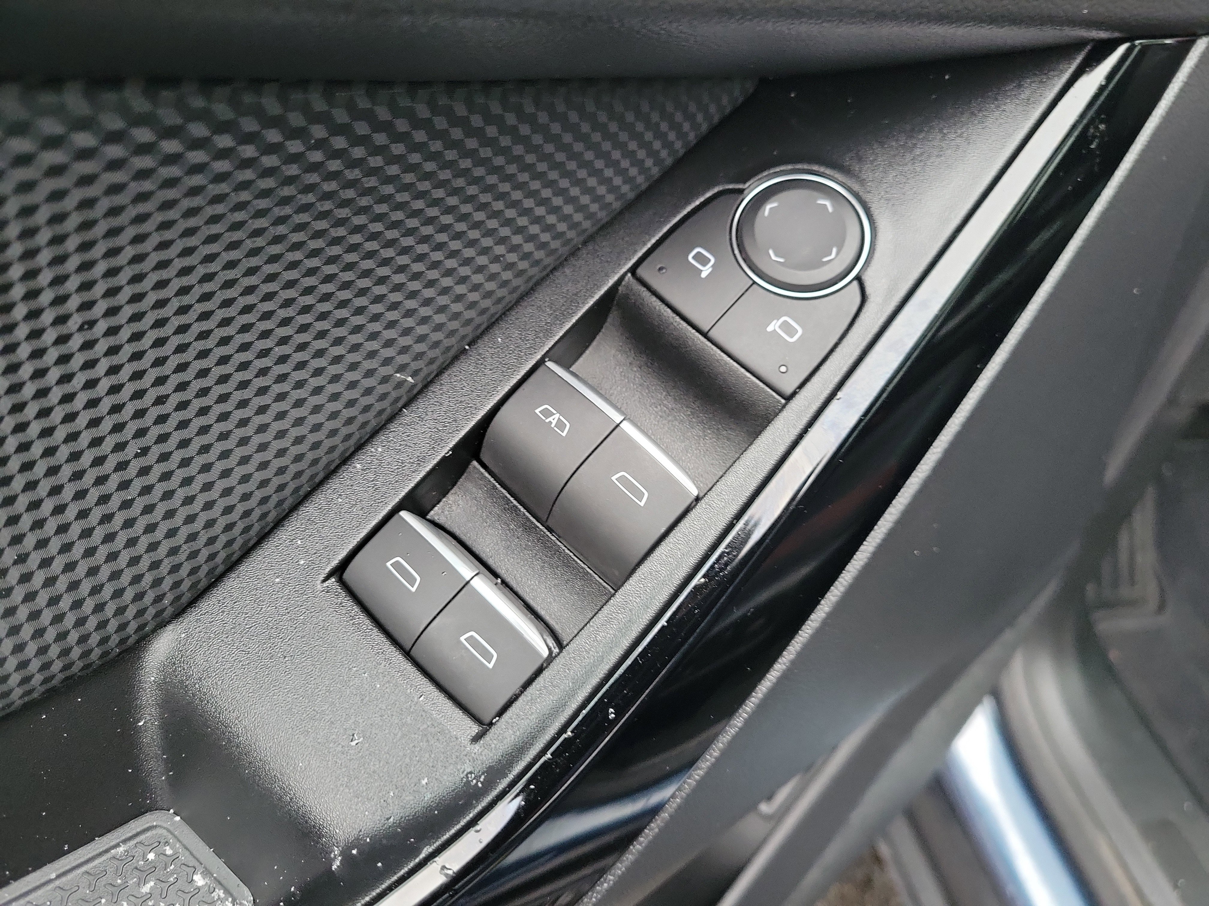 Used 2025 Chevrolet Equinox RS w/ Safety and Technology Package image 20