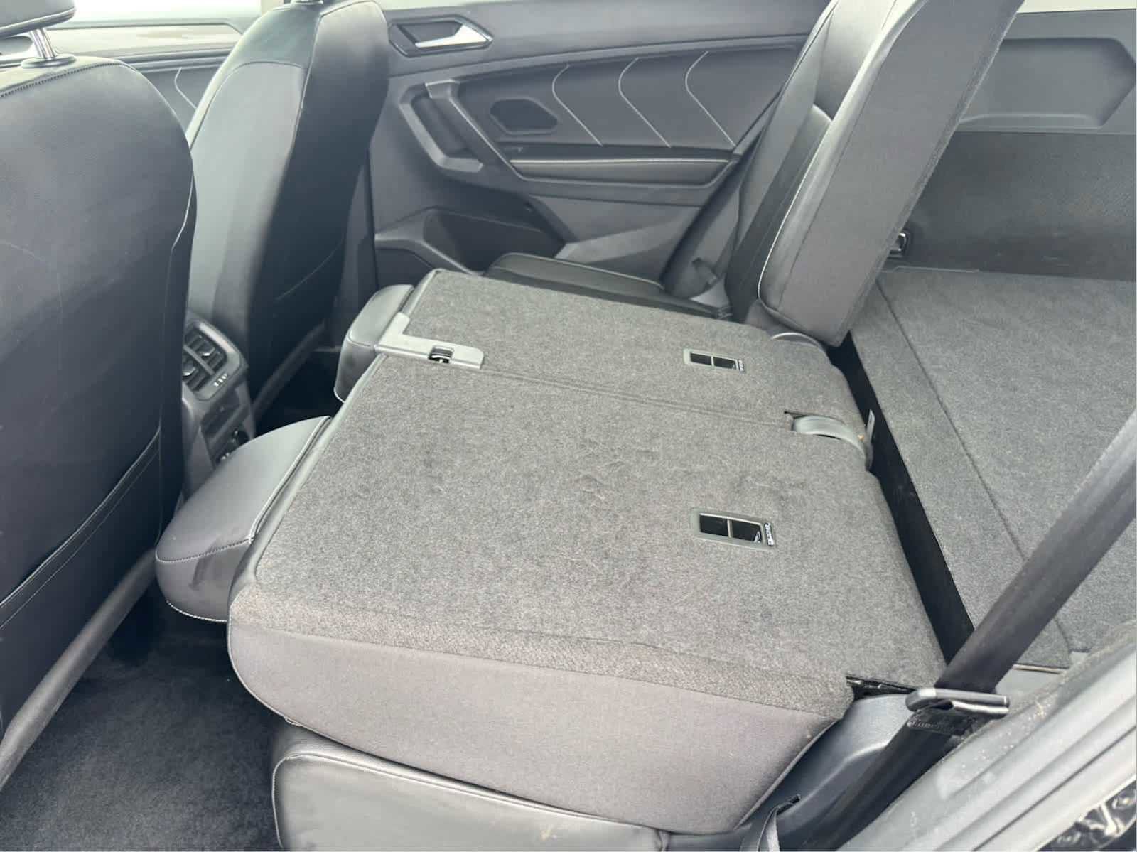 Certified 2024 Volkswagen Tiguan SE image 16