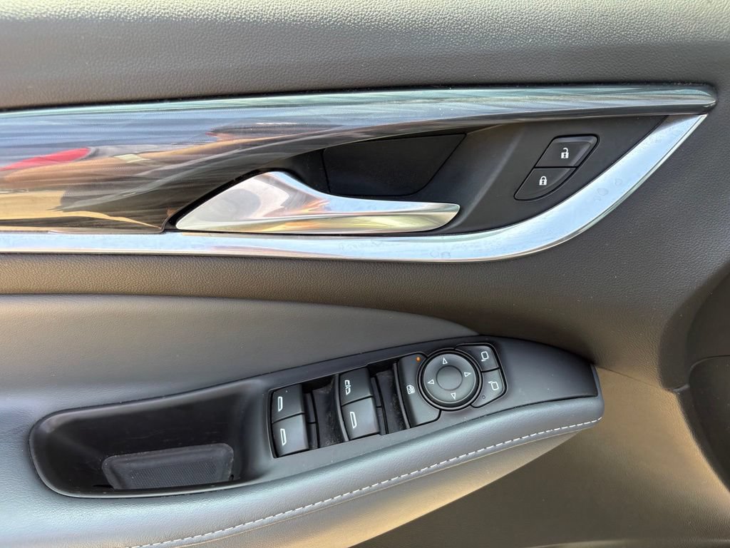 Used 2021 Buick Enclave Essence FWD image 14