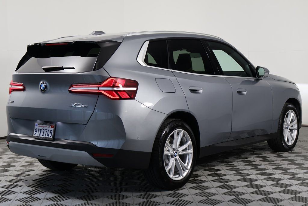 Used 2025 BMW X3 xDrive30i w/ Convenience Package image 4