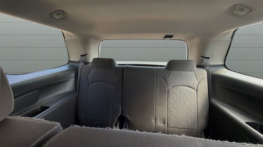 Used 2016 GMC Acadia SLE image 30