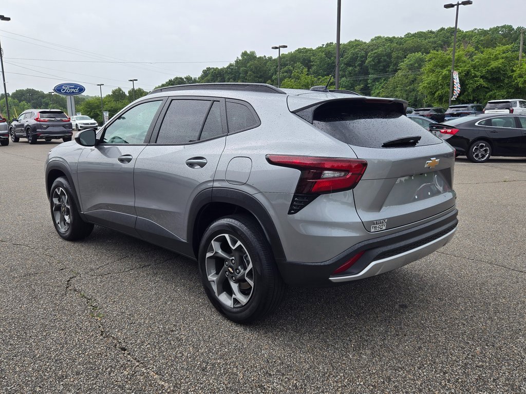 Used 2024 Chevrolet Trax LT image 9