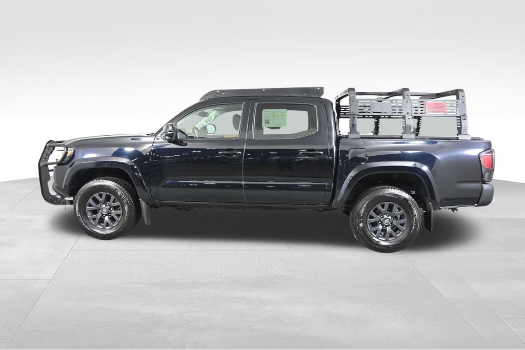 Used 2020 Toyota Tacoma SR5 AWD/4WD image 3