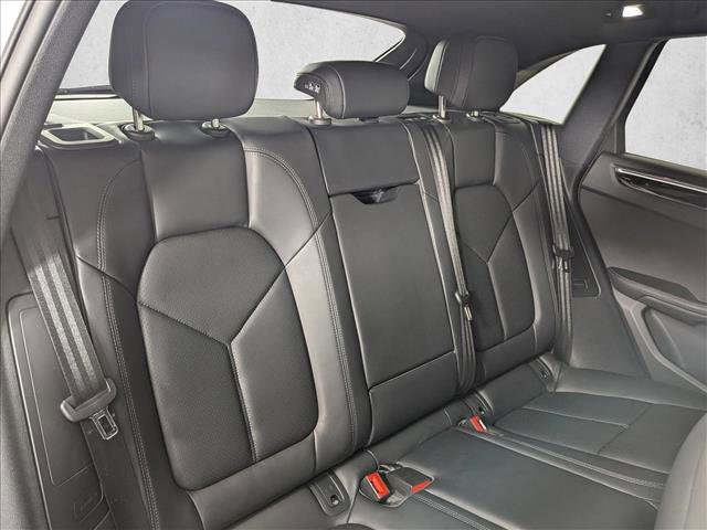 Certified 2025 Porsche Macan image 23