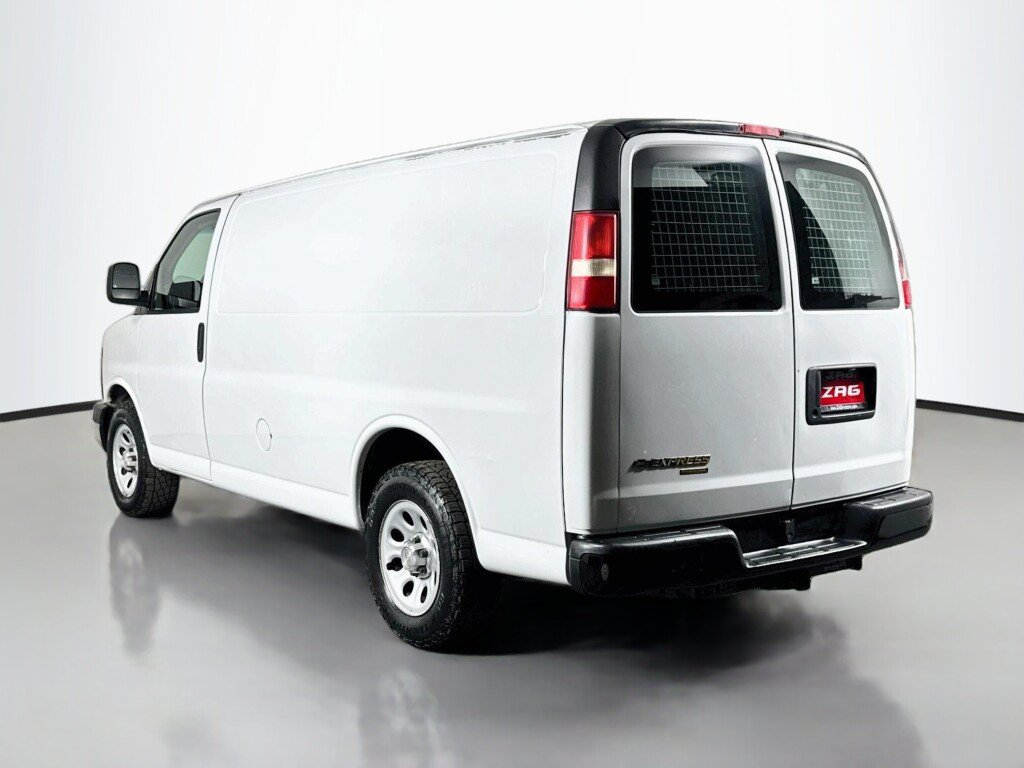 Used 2013 Chevrolet Express 1500 RWD image 3