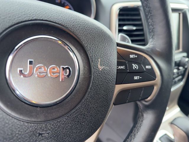Used 2017 Jeep Grand Cherokee Laredo image 11