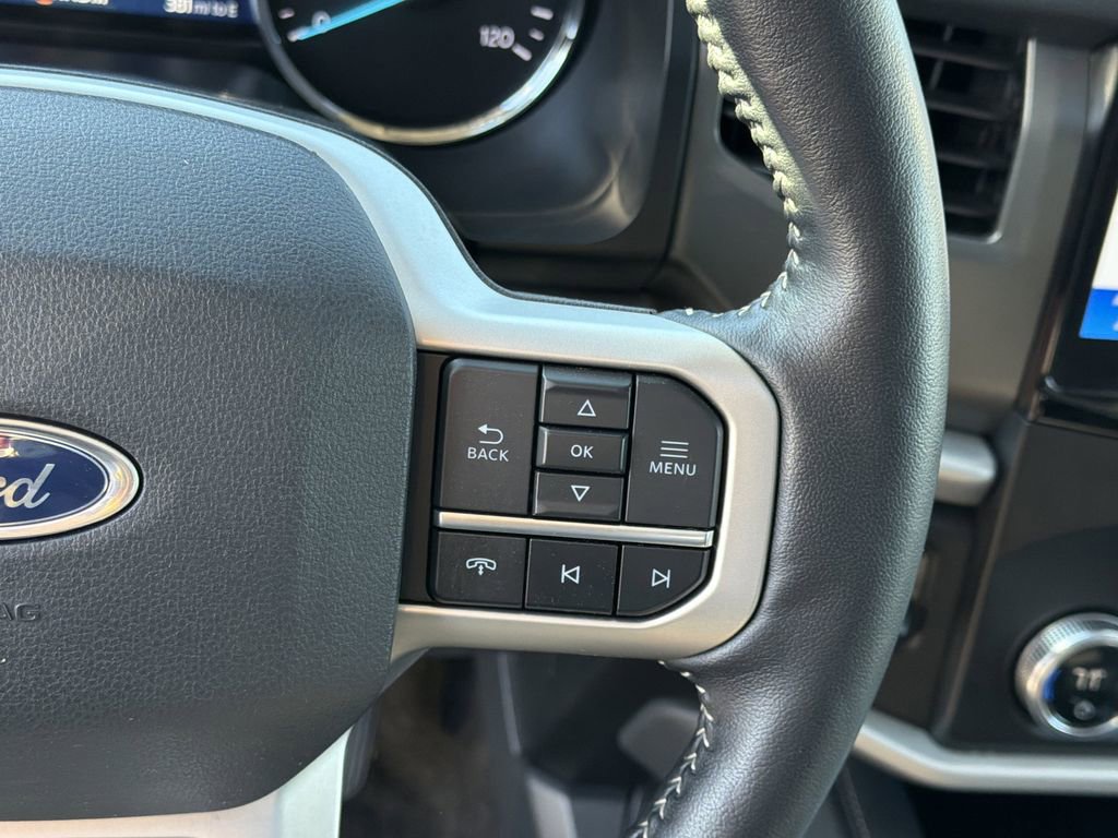 Used 2023 Ford Expedition Max XLT image 30