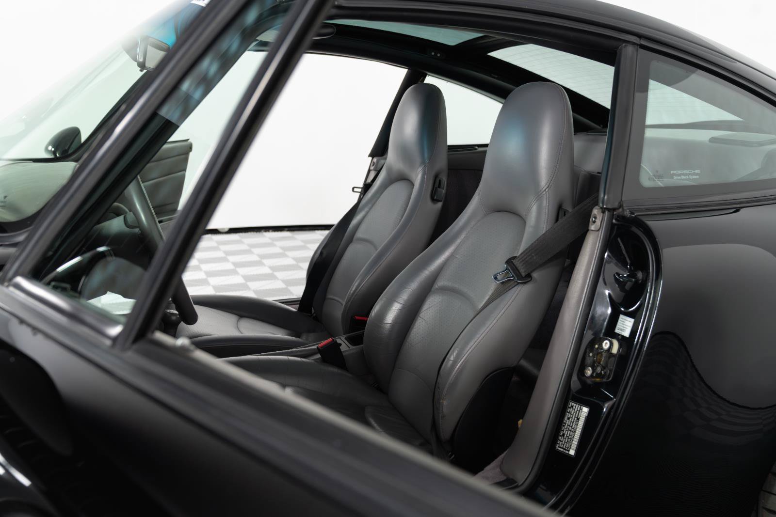 Used 1996 Porsche 911 Targa RWD image 4