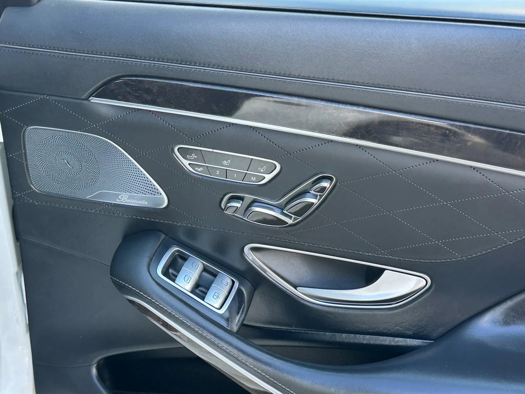 Used 2015 Mercedes-Benz S 550 4MATIC Sedan image 28