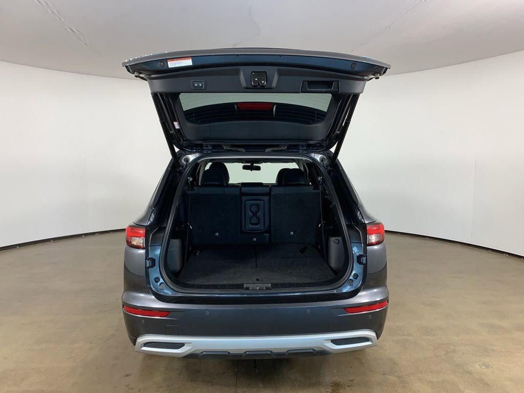 Used 2024 Mitsubishi Outlander SE image 12