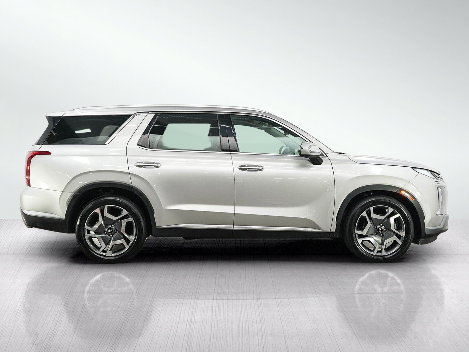 Used 2025 Hyundai Palisade Limited AWD/4WD image 6