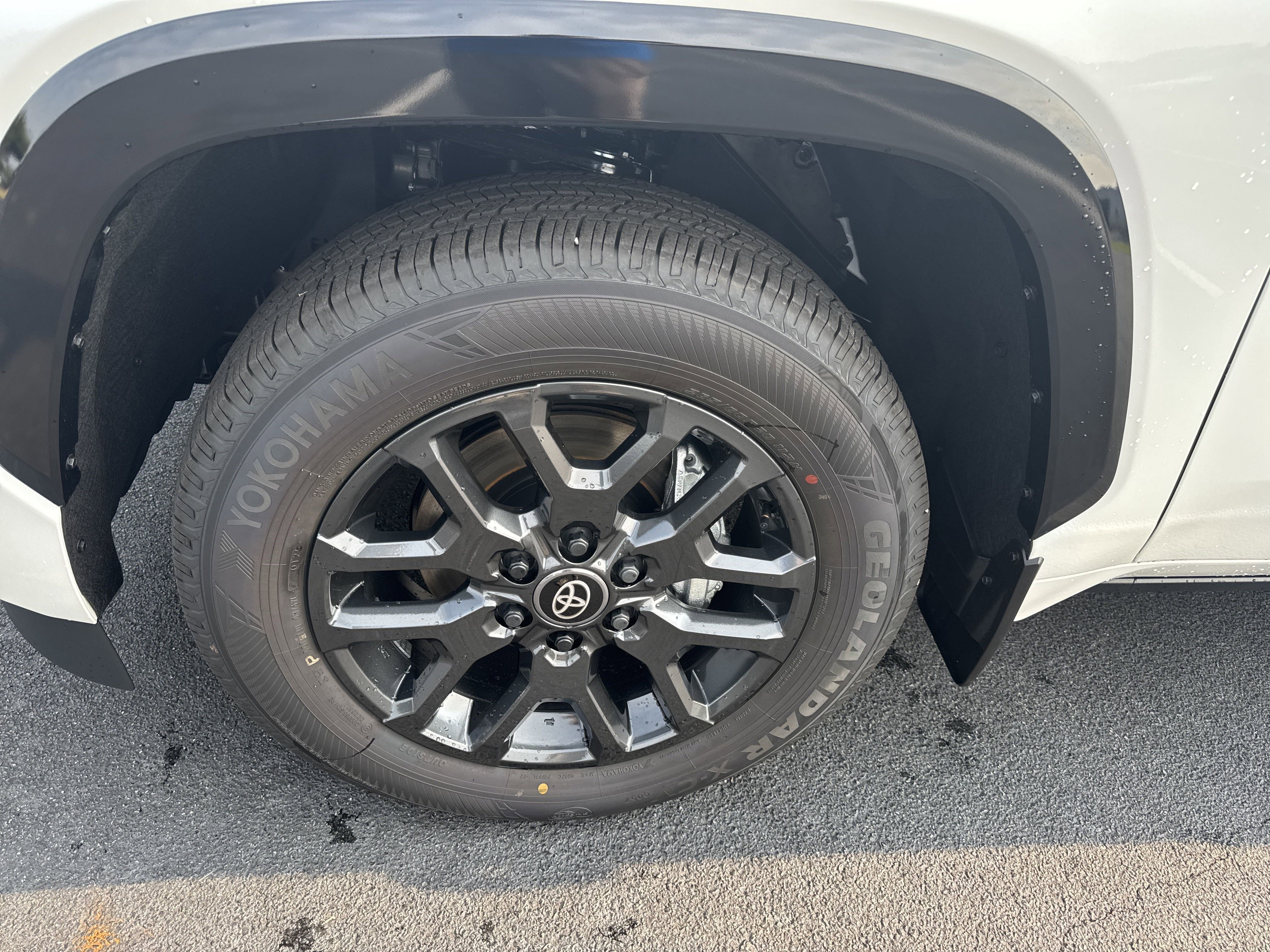 New 2025 Toyota Sequoia Platinum AWD/4WD image 9
