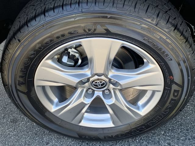 Used 2025 Toyota RAV4 LE AWD/4WD image 33