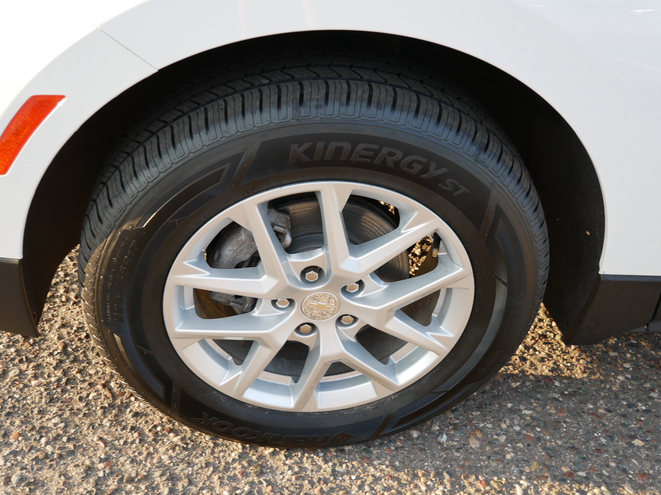 Used 2023 Chevrolet Equinox LT image 8