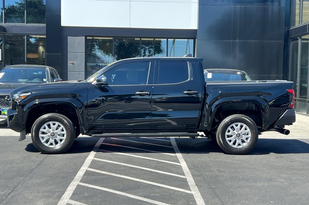 Used 2026 Toyota Tacoma SR image 9