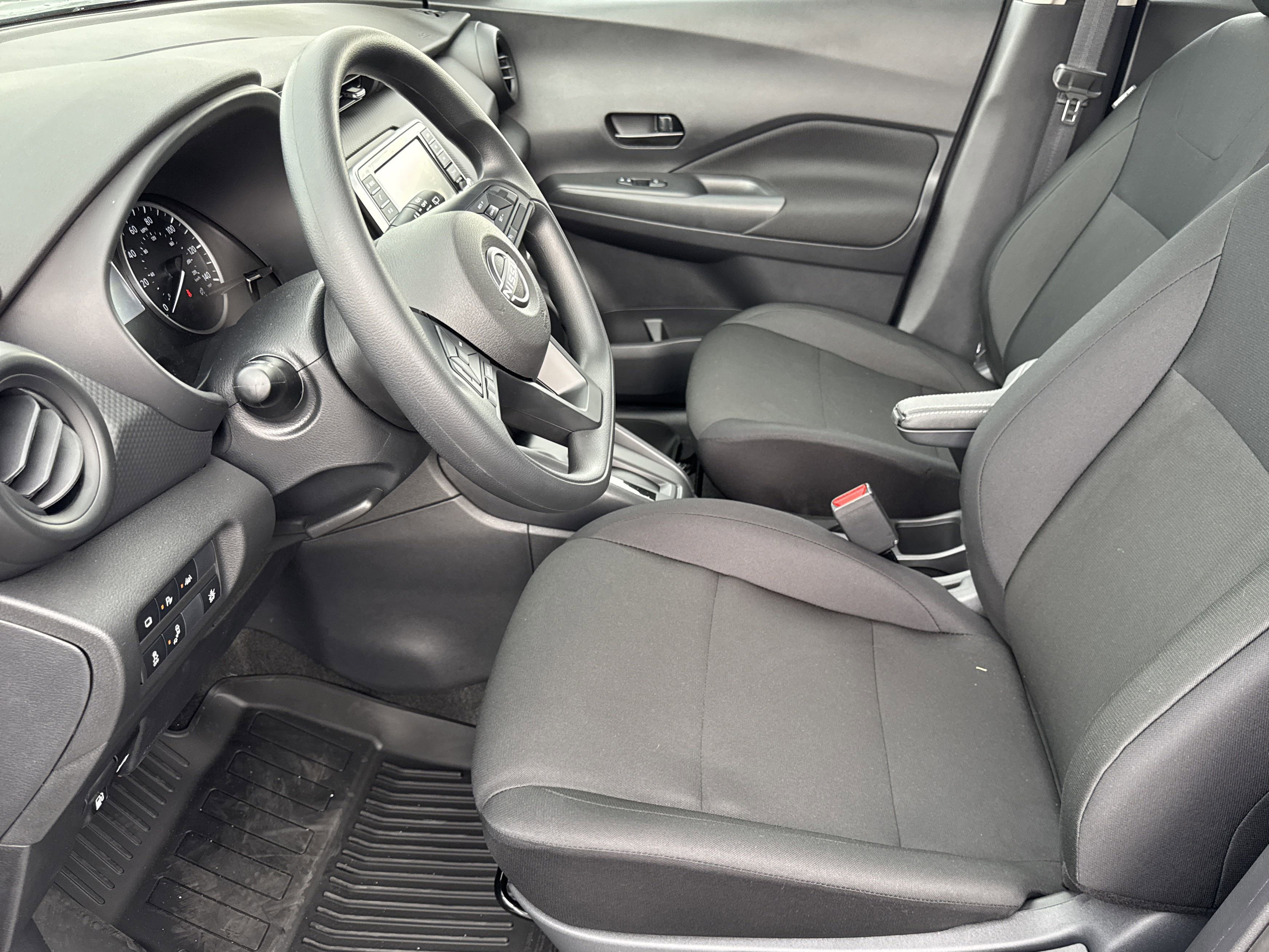 New 2025 Nissan Kicks Play S image 9