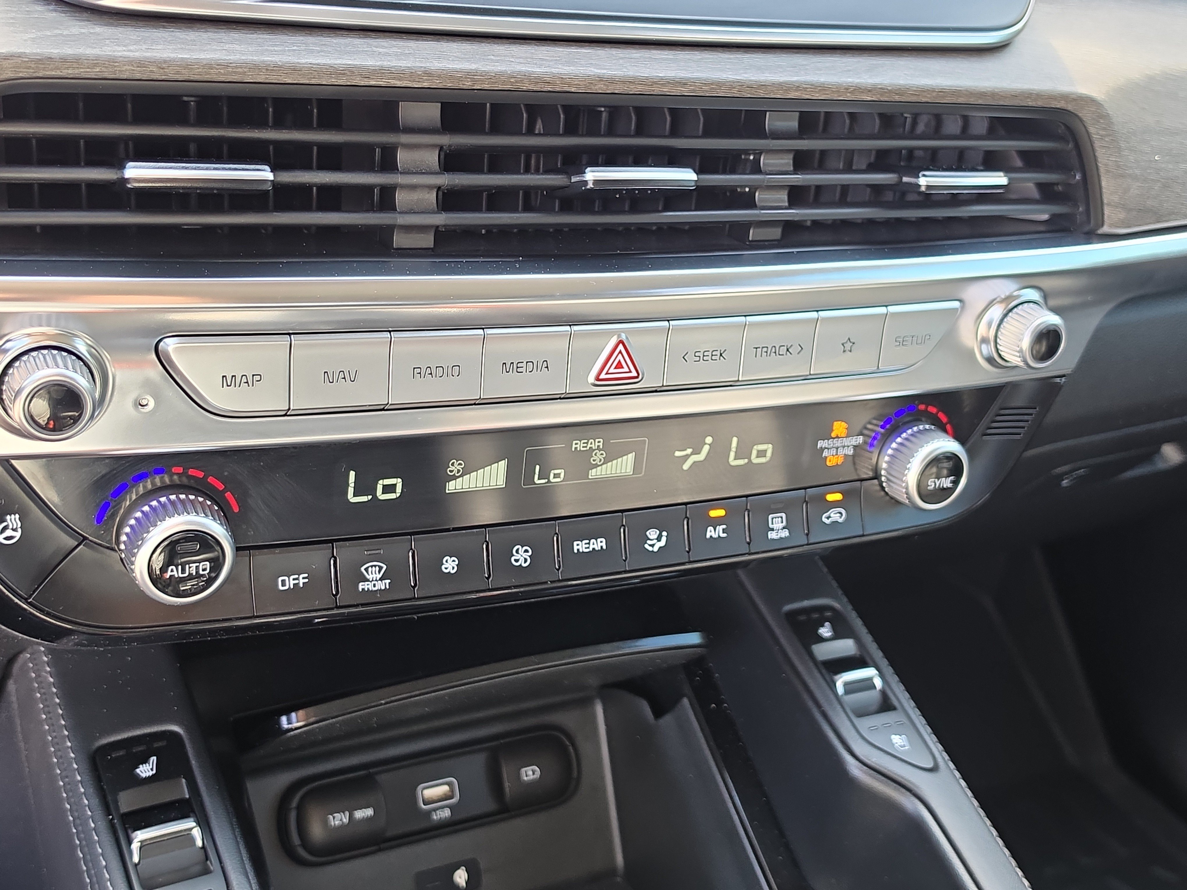 Certified 2022 Kia Telluride SX w/ Nightfall Edition Package AWD/4WD image 27